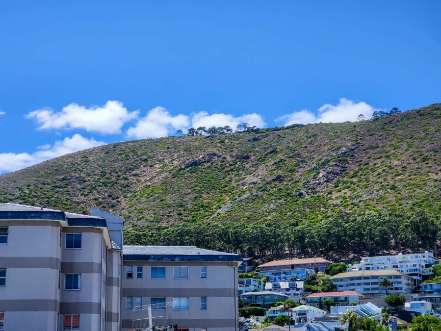 2 Bedroom Property for Sale in Sea Point Western Cape